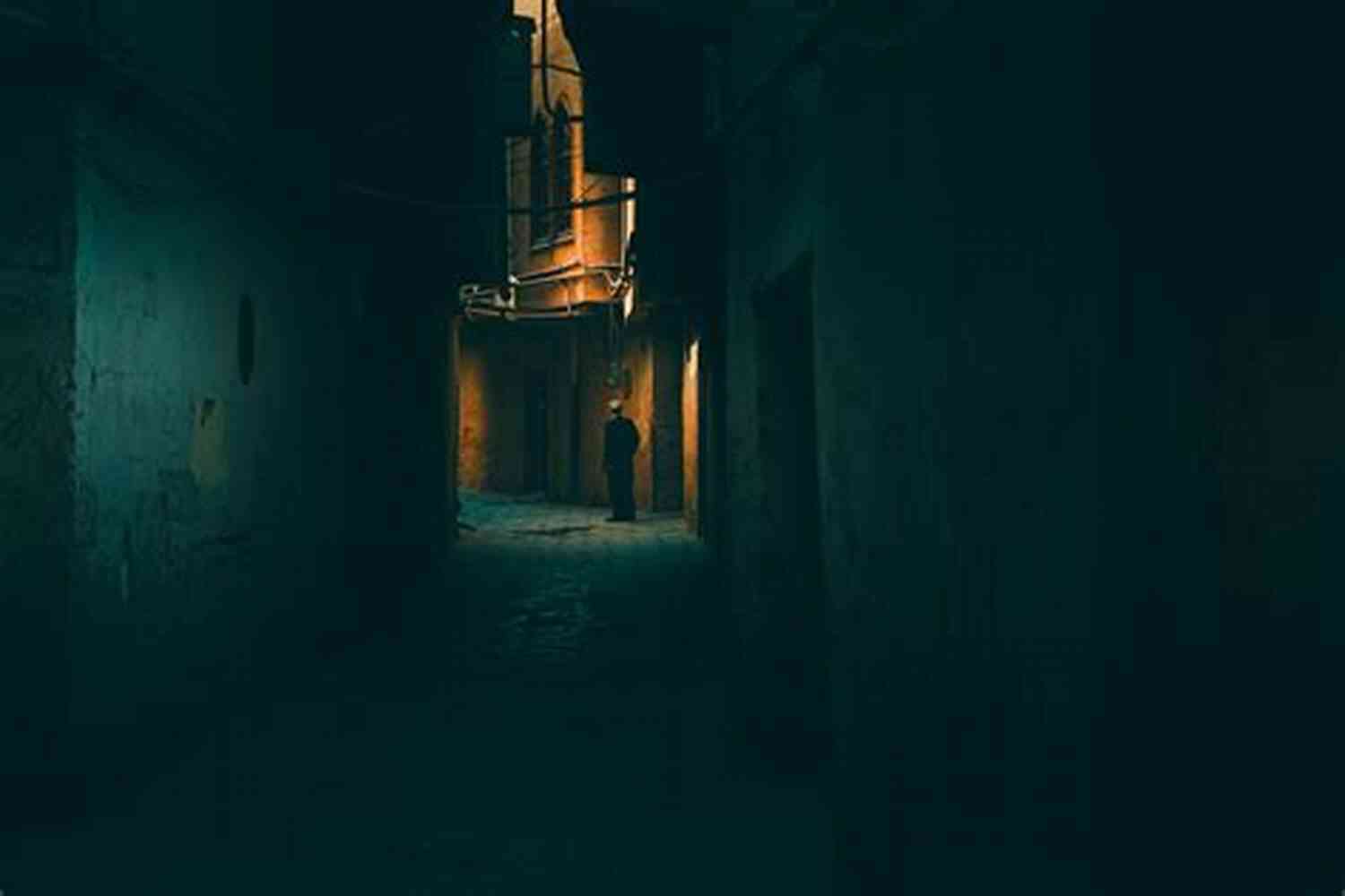 Shadowy Alley Shadows Of The Past: A Supernatural Suspense Mystery (Shadow Slayers Stories 1)
